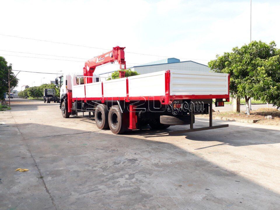 isuzu-3-chan-15t-gan-cau-unic (3)
