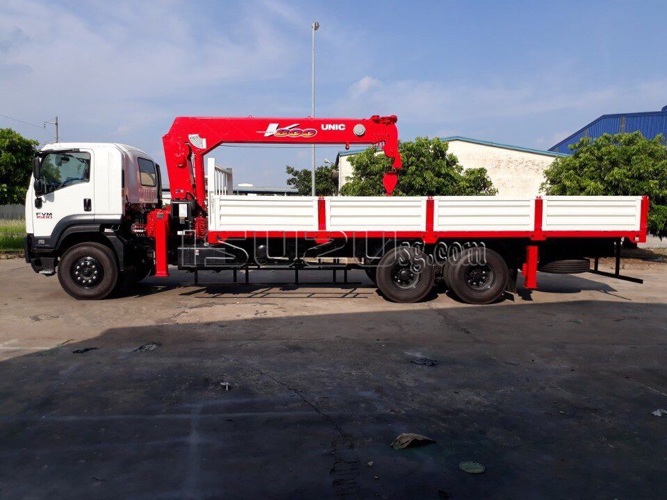 isuzu-3-chan-15t-gan-cau-unic