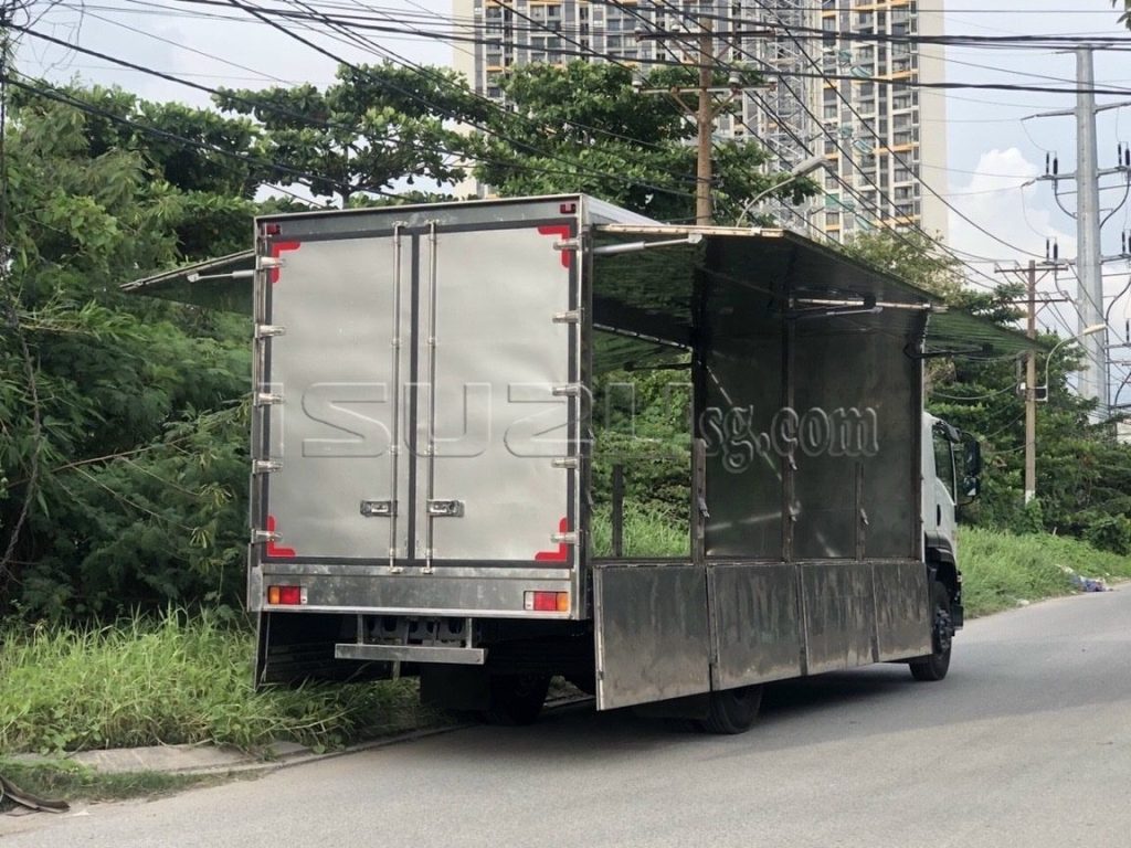Xe tải ISUZU FVM1500 15T thùng kín cánh dơi dài 9m4