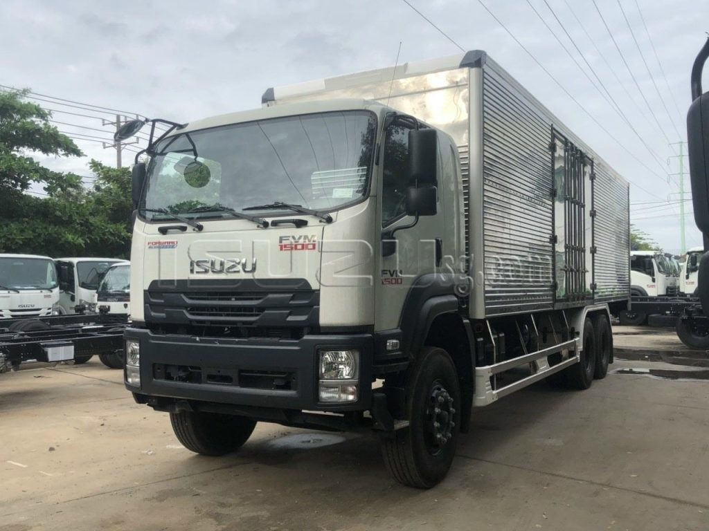 Xe tải ISUZU FVM1500 15T thùng kín cánh dơi dài 9m4