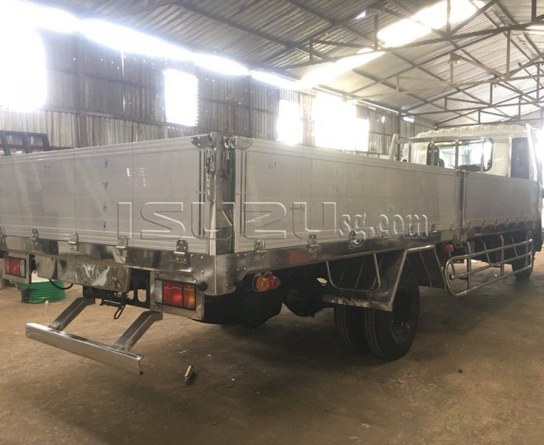 isuzu-6t7-thung-lung
