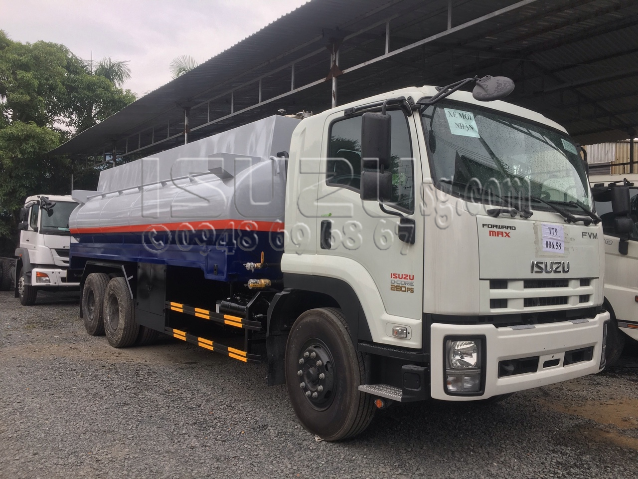 xe-isuzu-bon-cho-xang-dau-18-khoi xe-isuzu-bon-cho-xang-dau-18-khoi