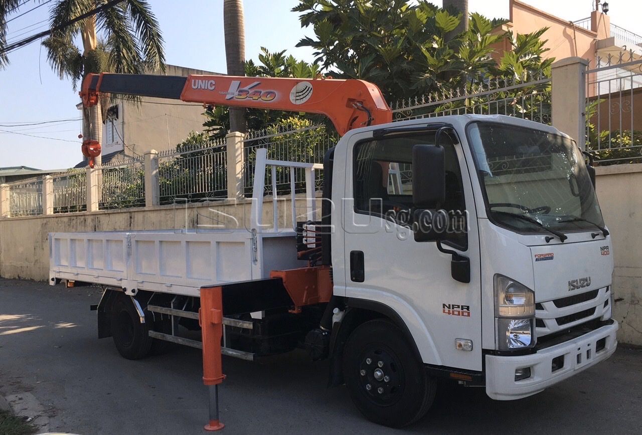 xe-cau-isuzu-npr400-gan-cau-unic343-vao-thanh-pho-xe-cau-vao-thanh-pho (1) Xe Cẩu ISUZU NPR400 Tải Trọng 2T4 Vào Thành Phố